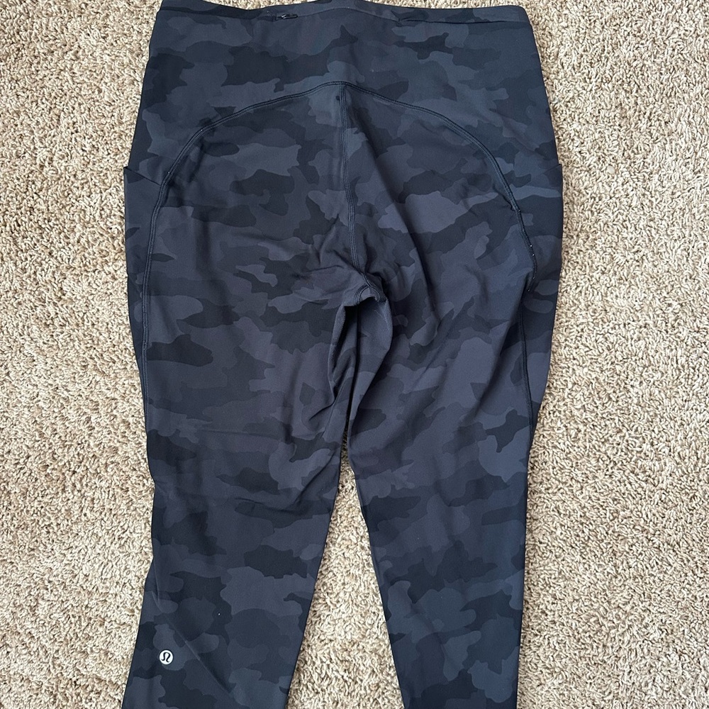 lululemon athletica Black Camo Swift Speed 21 inch.